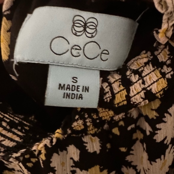 Flowery top - Picture 3 of 3